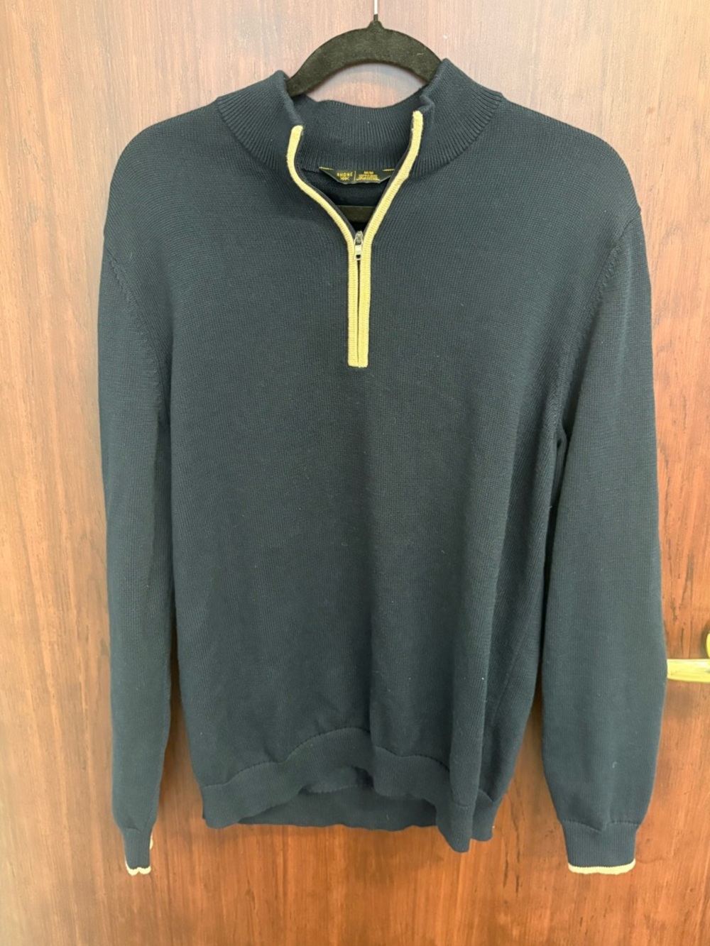 RHONE Commuter Q-Zip Sweater. Medium